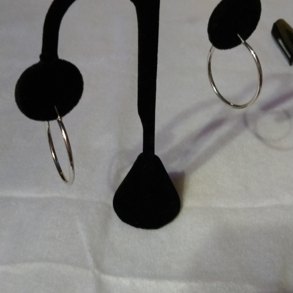Silver tone hoop earrings pierced 3cm NWT (sku 174)